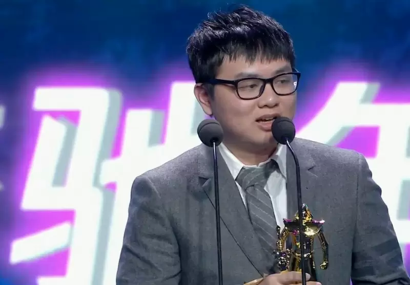重磅！前LPL解说发文力挺Sofm，直言左手不配拿年度MVP
