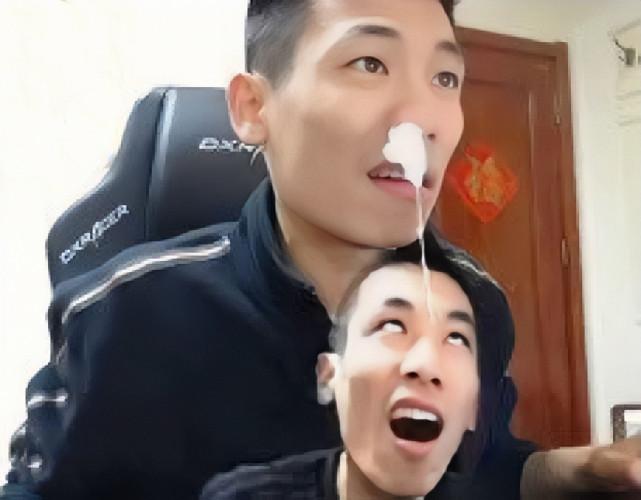DNF：旭旭宝宝晒深渊门票，数量相当惊人，剑魔直播还出神话