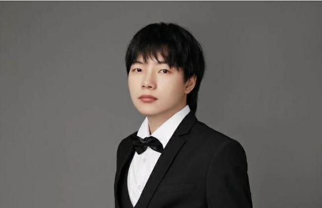 S11赛季首位王者诞生！上分套路被曝光后，粉丝：领先职业的理解！