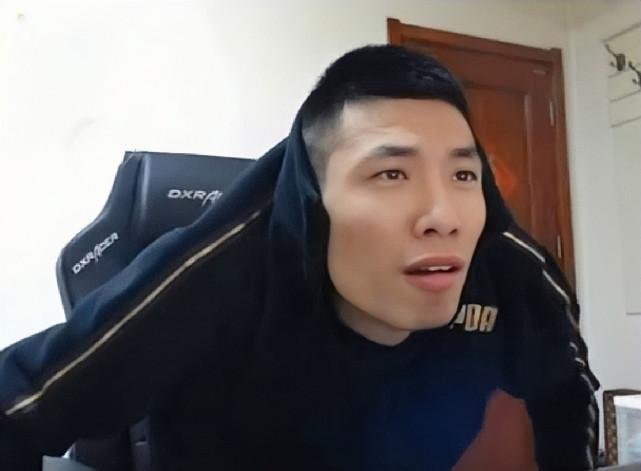 DNF史诗之路成笑话？宝哥22个保底神话没毕业，漫游53次深渊光头