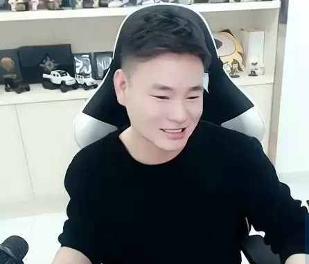 DNF:最“短命”的国服第一剑魂，只当了一晚就被狂人反超回去