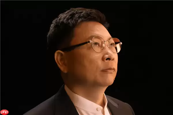 余承东首发华为Mate 80 Pro Max真机：双圆环设计突破外观史