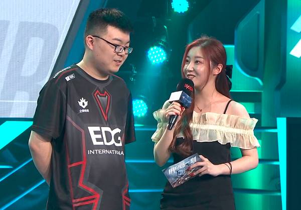 EDG火力全开带走对手，Jinx荣获全场MVP