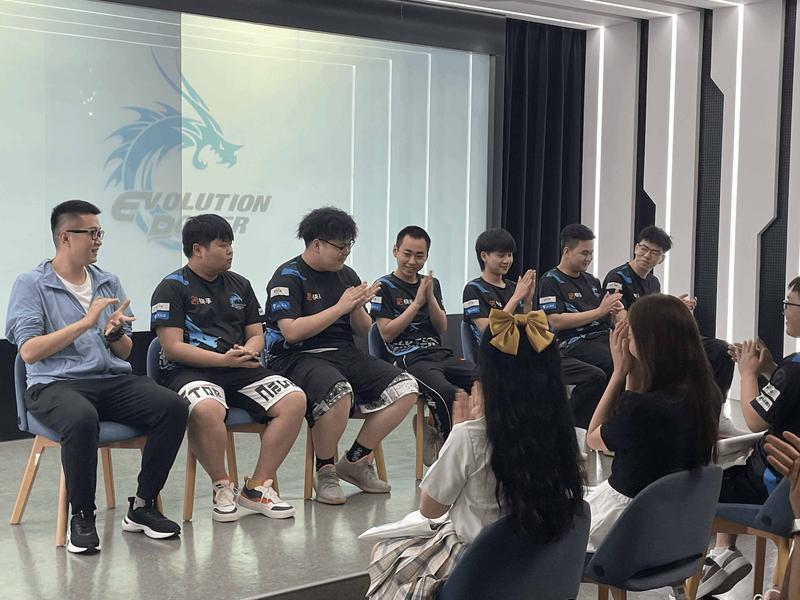 感恩陪伴，EP第一次线下粉丝见面会圆满结束！