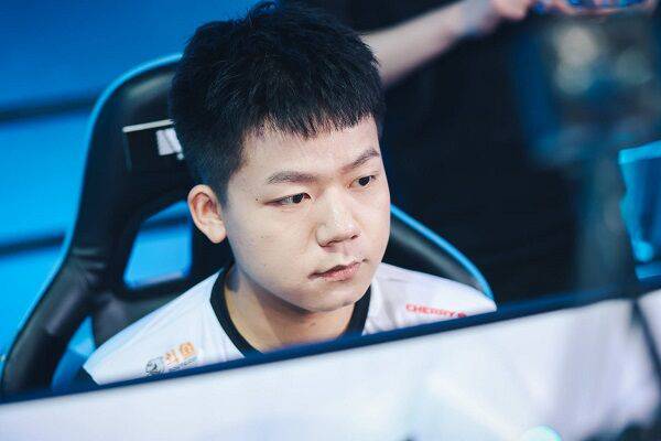 依然是联盟独一档枪男，念旧加冕五图MVP