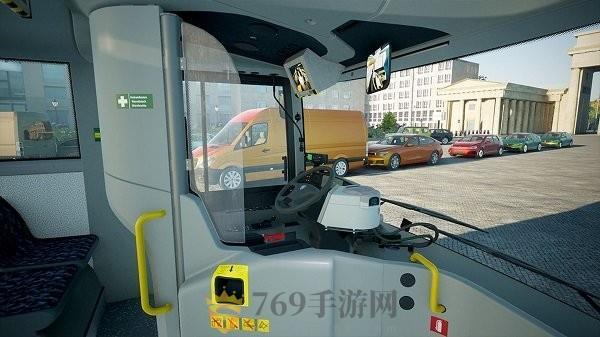 模拟公交驾驶员