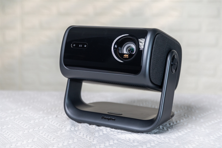 《唐探1900》票房突破28亿，陈思诚成中国影史票房最高导演