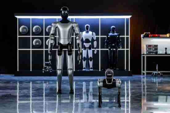 魔法原子发布端到端具身智能大模型,今年将量产 400 台人形机器人