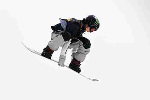 单板滑雪的冠军_国际雪联单板世界杯赛况