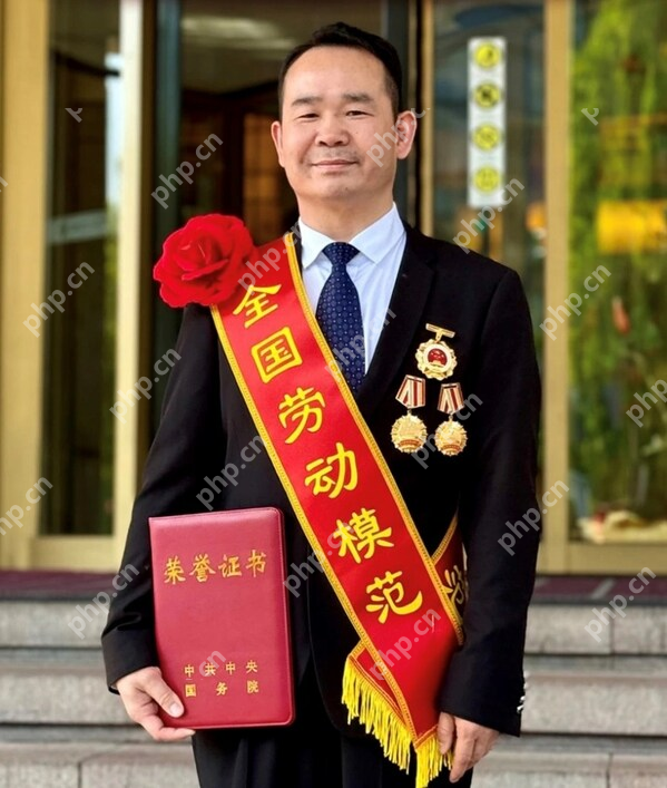 首旅酒店集团双星闪耀,两大名厨荣获劳模称号