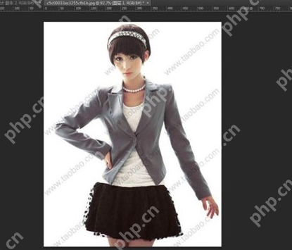 PS怎么去除多水印？多水印去除技巧分享