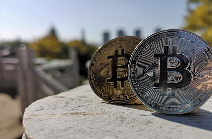 未来比特币走势怎么样？比特币能涨到100万美元一个吗？