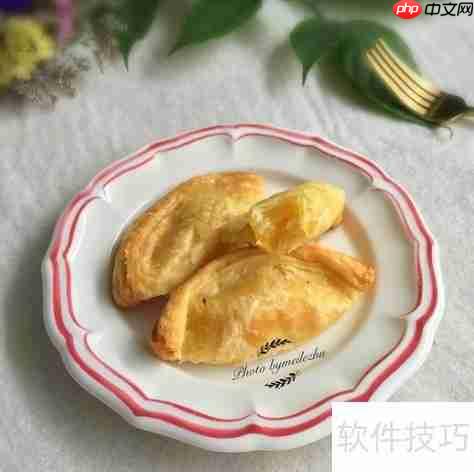 如何制作简易版菠萝派：快速上手的烘焙指南