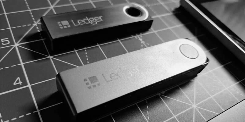 什么是硬件wallet？硬件wallet如何工作和使用？有哪些硬件wallet和类型？