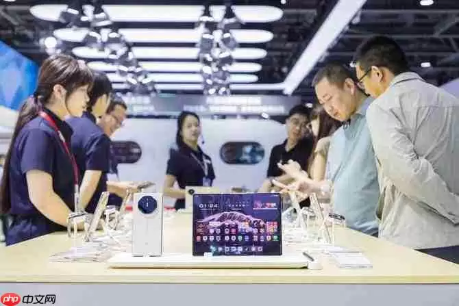华为携多款明星产品闪耀2025中国移动大会：以技术创新定义智慧生活新范式