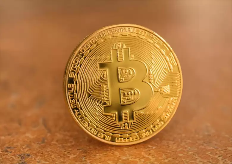 比特币价格预测：2025 年底 15 万美元还是跌至 8.5 万？关键支撑位分析