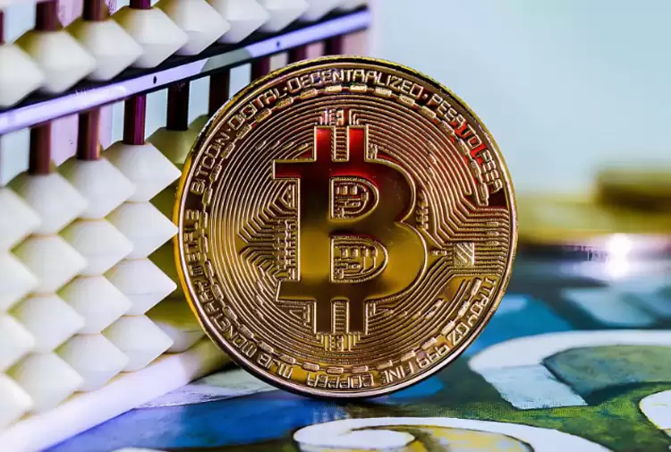 2025年比特币（BTC）市场预测大盘点：机构为何集体翻车