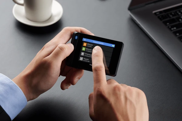 使用加密硬件wallet安全提示