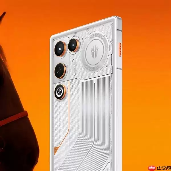 姜超谈苹果屏下技术：友商模仿iPhone时，红魔已被其模仿