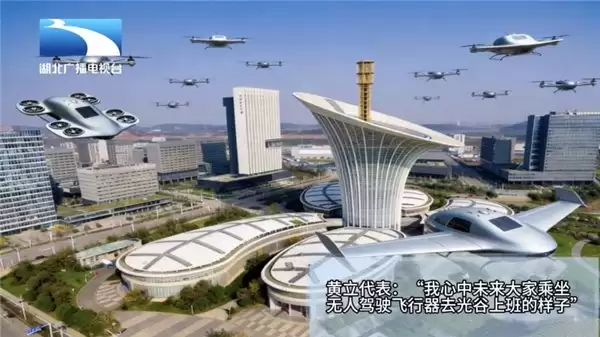 搭档真人记者,湖北机器人记者上岗全国两会了!