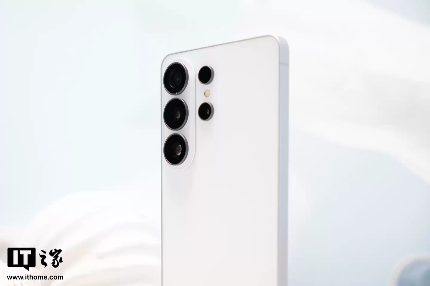 三星 Galaxy S26 Ultra 手机隐藏影像功能曝光：双色虚拟补光，堪称随身打光师