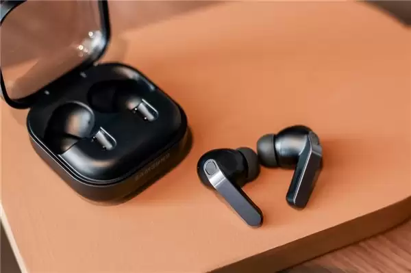 春游什么值得带？戴三星 Galaxy Buds4 系列让音乐陪伴旅途