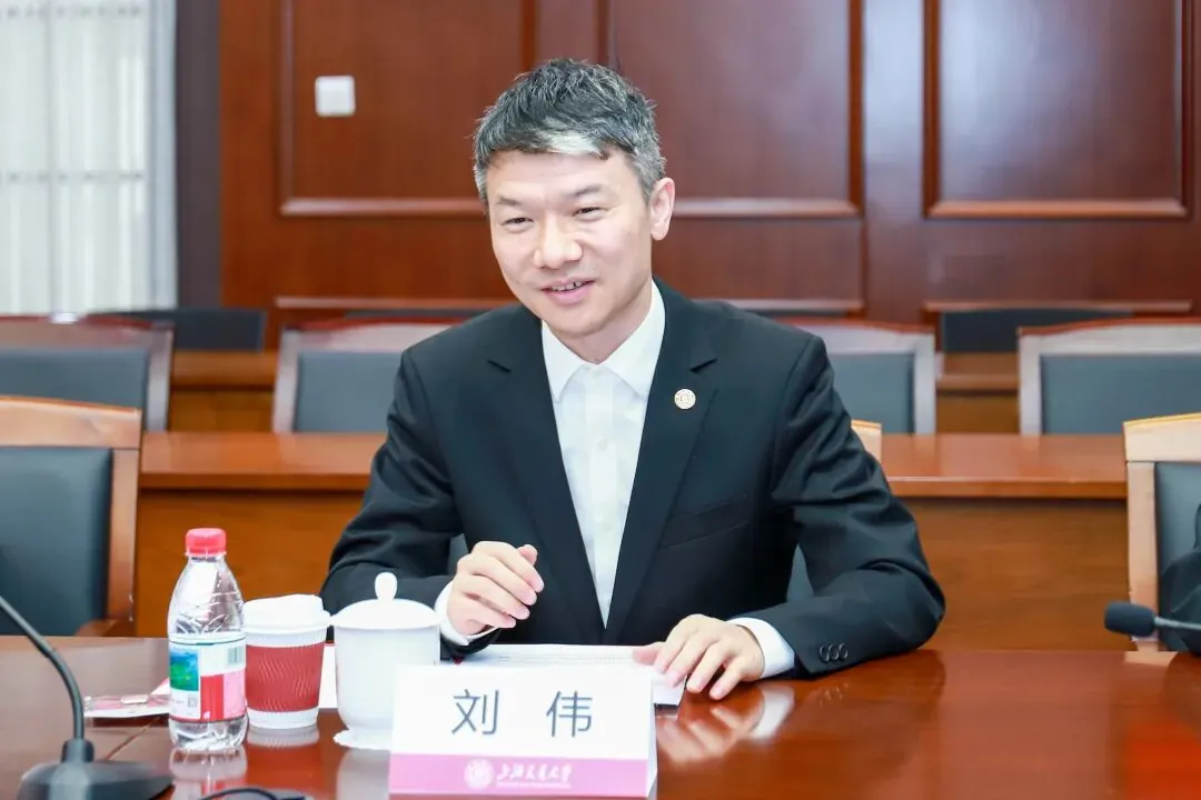 米哈游刘伟、蔡浩宇、罗宇皓集体向上海交大捐资，加注“AI 未来基石”基金