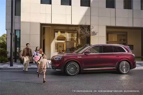 问界 M8 焕新发布,全面升级持续领跑 40 万级家庭 SUV 赛道