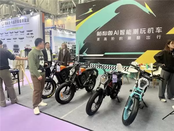 BOLYGA 柏利迦的“双城记”:一周双展背后的品牌进化