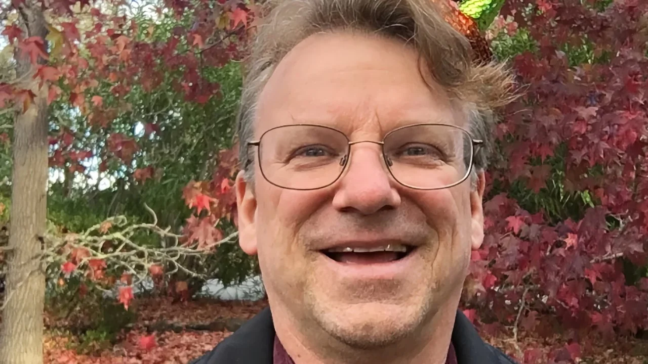 苹果第 8 号员工：14 岁入职，一干就是 50 年