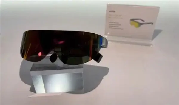 智能眼镜赛道激战正酣,Meta / 苹果 / 微美全息以 AI 场景化创新重塑行业格局