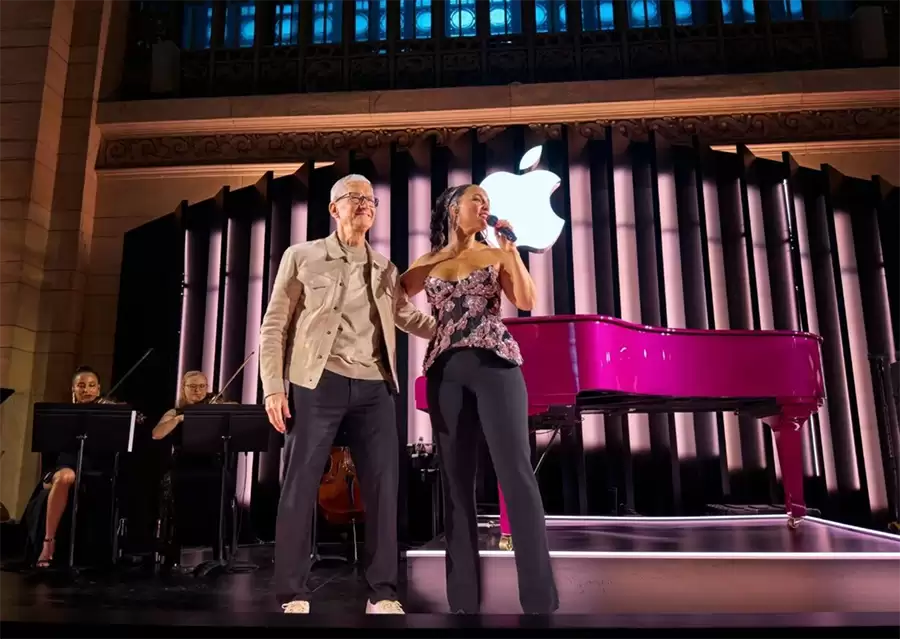 苹果50年：从库比蒂诺车库到万亿帝国的“非同凡想”之路