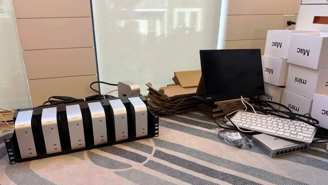 云调用 AI 太贵：开发者自建 48 台 Mac mini 集群，撑起 Overcast 播客转录