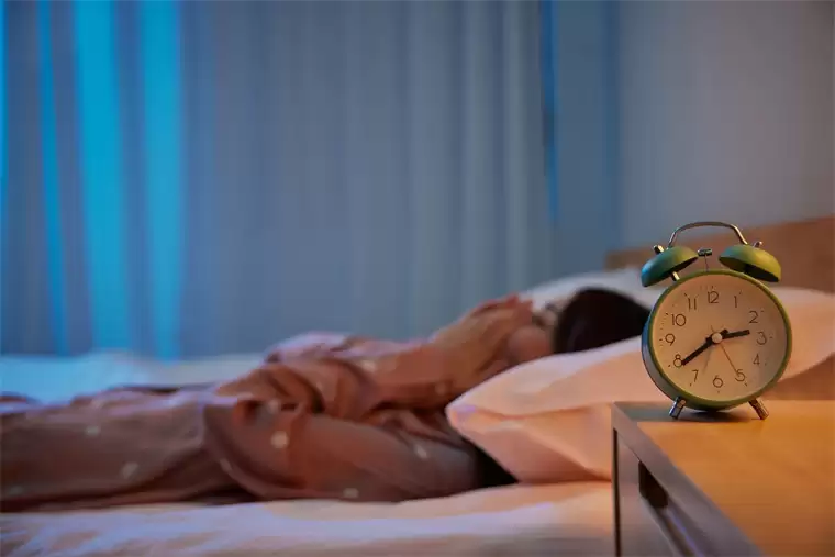 触目惊心！报告：我国近半数成年人有睡眠困扰，超3亿人存在睡眠障碍【附睡眠经济市场分析】