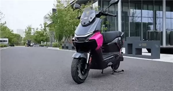 4000 元档的“王炸”！雅迪电动车以科技推动智能普惠