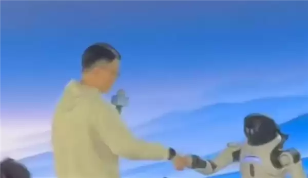 稚晖君现场捉弄机器人：不断变换握手角度 对方精准接招