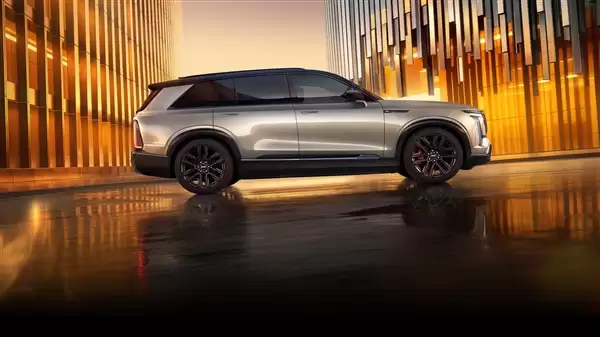 争锋问界、蔚来 凯迪拉克大六座纯电SUV凯威德上市：46.88万起