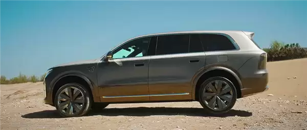 预售55.98万元 全新理想L9 Livis车展首发：李想亲测车门防夹