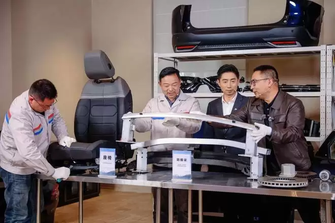 见过不 暗改的合资车吗?欢迎围观这款车的解剖