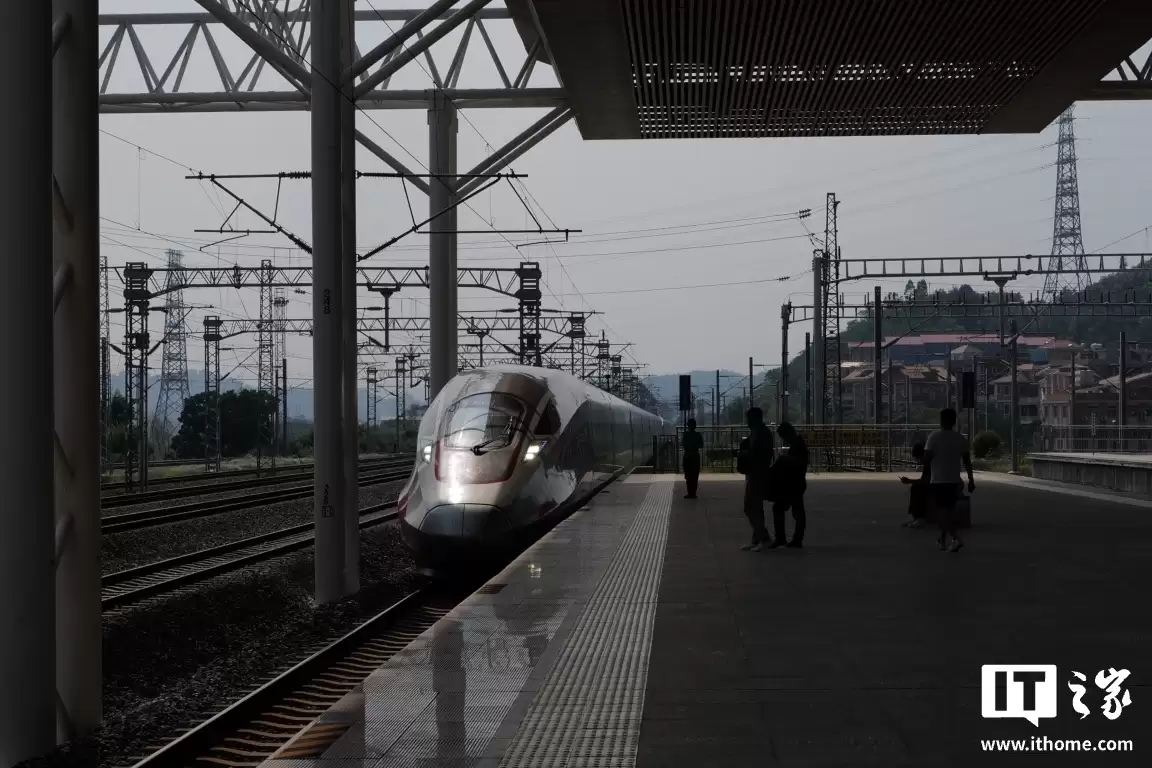 中国铁路 12306：2026 年春运期间累计发送旅客 5.38 亿人次，同比增长 4.8%