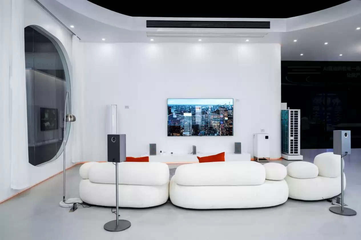 高智感的家小米科技家电创新展登录 AWE 中国家电及消费电子博览会