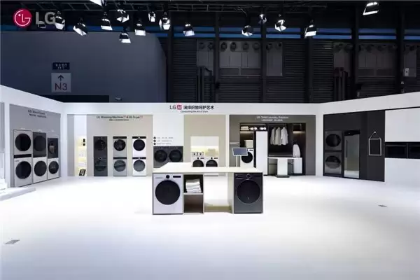 高端礼服在家如何护理？衣物护理机选购与品牌对比指南