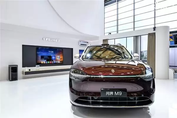 小豚当家携鲸瞳家族新品亮相华为 AWE 展台，解锁全场景人车家互联