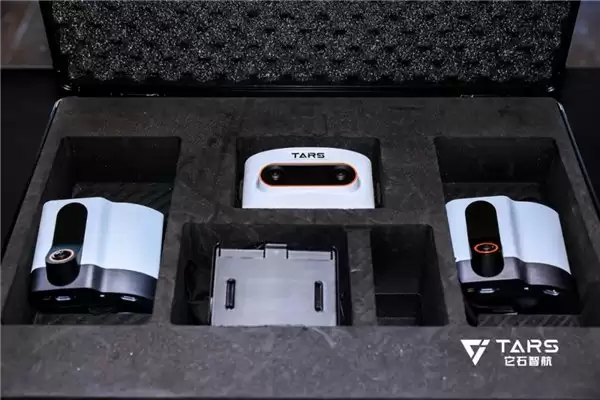 它石智航丁文超博士发布全球首个“能干活”的通用具身大模型 AWE3.0，机器人“真落地”走进千行万业！