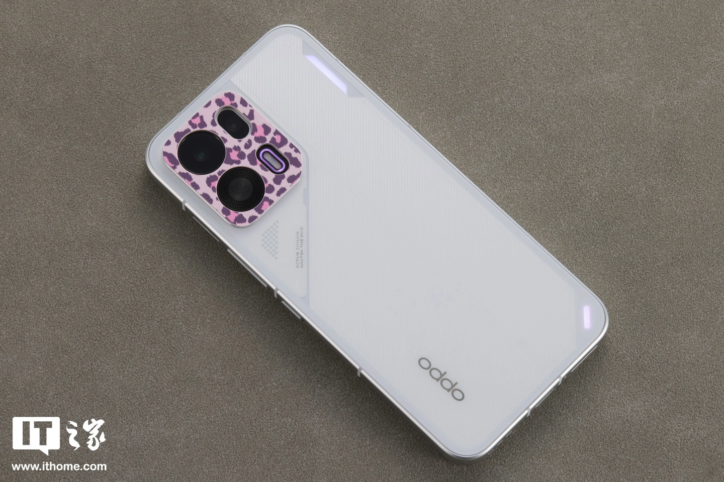 当机能风遇上轻薄手感：OPPO K15 Pro「赛博光翼」开箱图赏