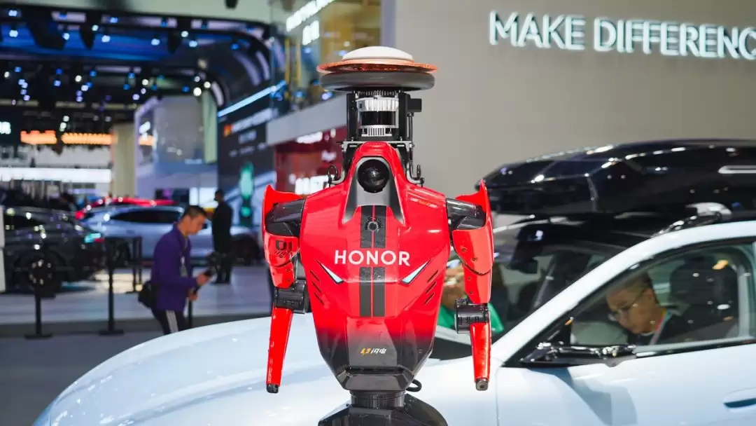 科技温度+创新速度：荣耀推动AI在机器人领域的消费级应用落地