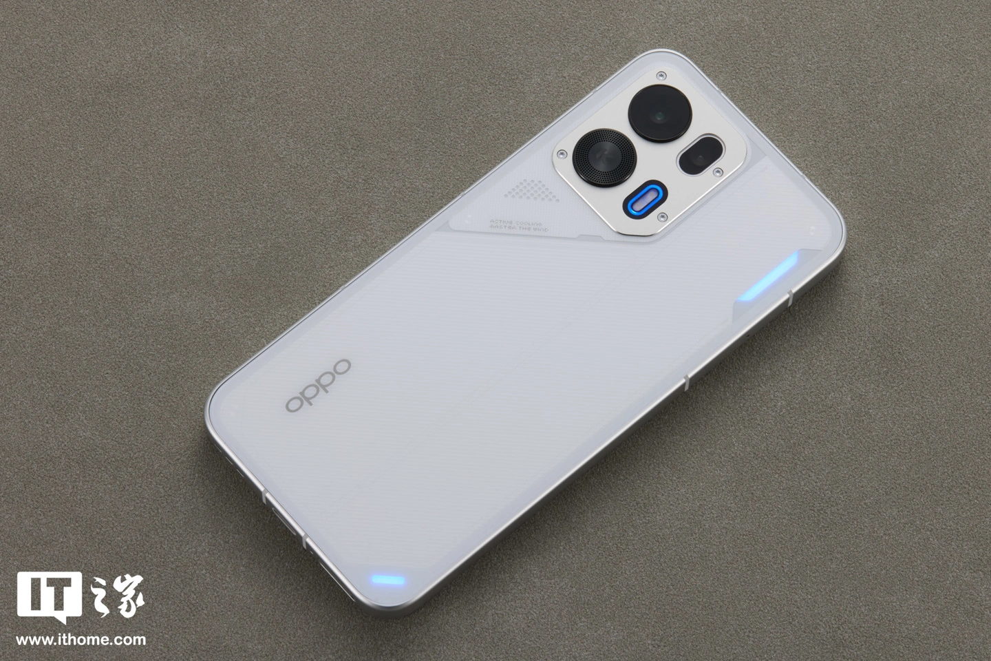 当机能风遇上轻薄手感：OPPO K15 Pro「赛博光翼」开箱图赏