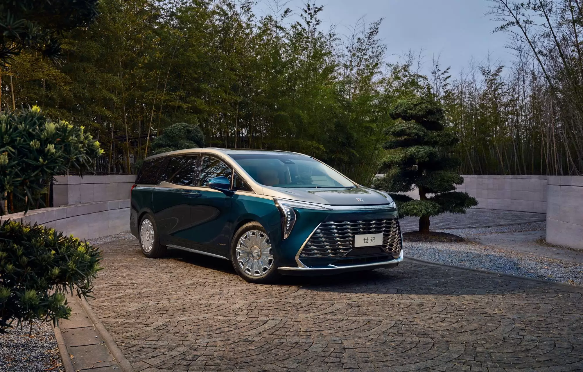 配32寸升降屏 新款别克世纪CENTURY上市53.99万起