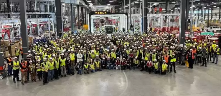 迟到近十年终量产下线，特斯拉Semi能否搅动电动重卡市场风云？